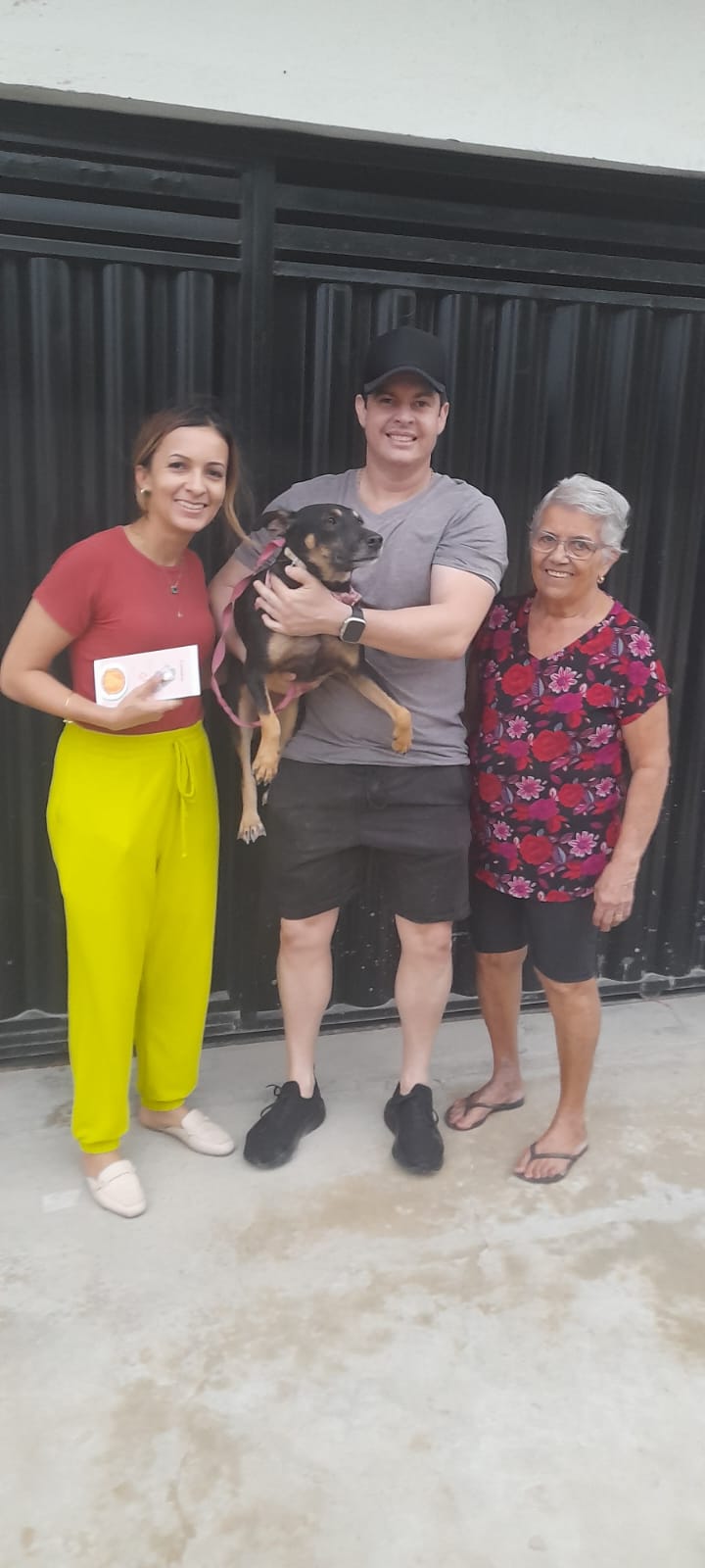 Rebecca com a nova família